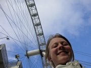 Ylva under London Eye